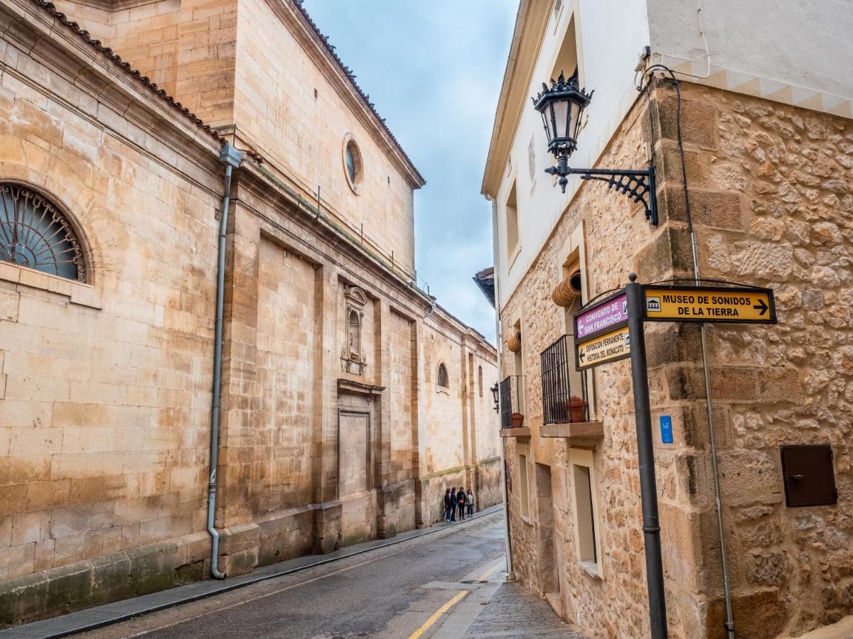 Encantadora Casa De Pueblo Con 5 Hab. En Burgos Santo Domingo De Silos Dış mekan fotoğraf